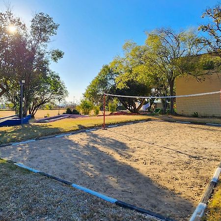 Safari Hotel & Convention Centre Rustenburg Buitenkant foto